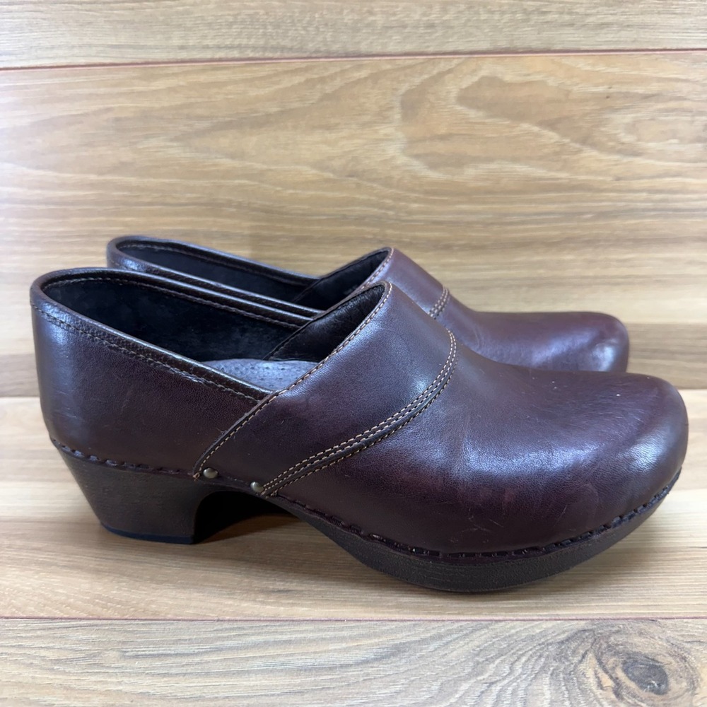 Dansko Prima Clogs Womens 11 EU 41 Dark Brown Leather Walking Minimalist Comfort